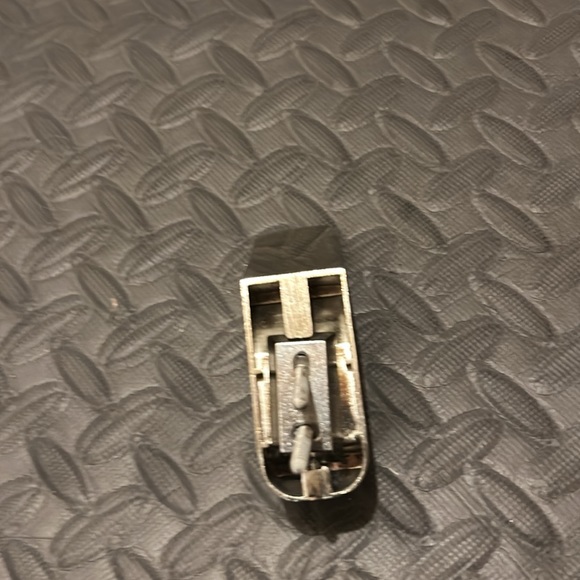 Silver/chrome colored hook - Picture 3 of 6